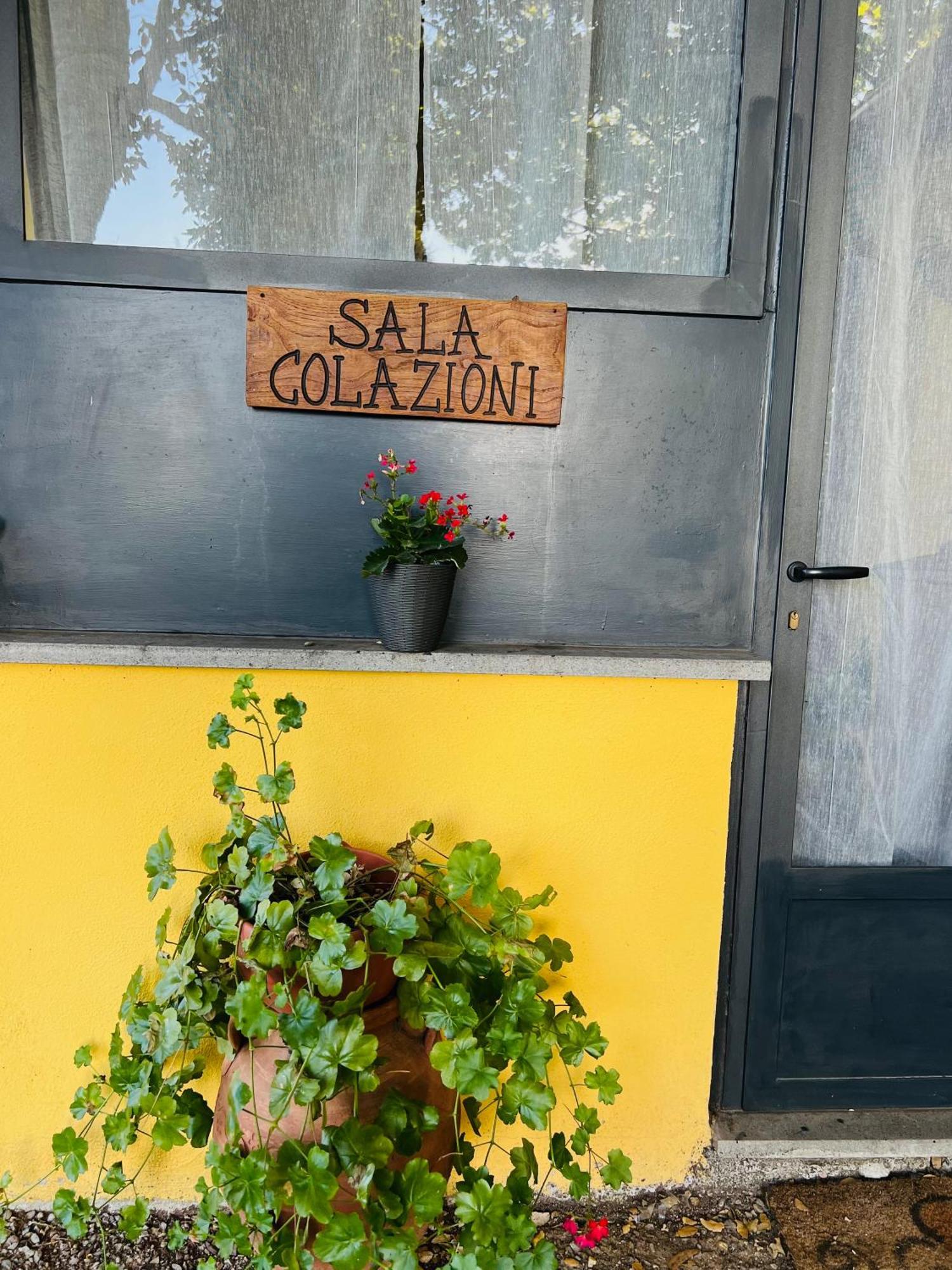 Bed and Breakfast Il Melarancio Pescia Romana Exterior foto